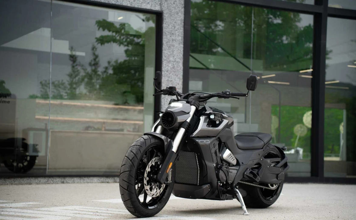 Мотоцикл Benda LFC 700 Pro 