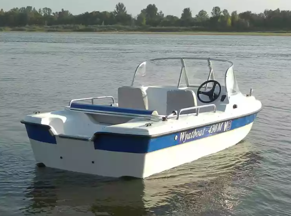 Стеклопластиковый катер Wyatboat-430 M (тримаран)  Стеклопластиковый катер Wyatboat-430 M (тримаран)