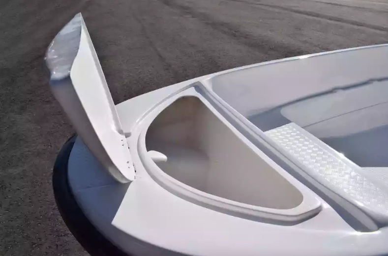 Стеклопластиковая лодка Пингвин (тримаран) 