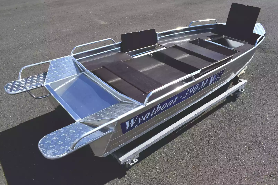 Вятбот 390 р. Лодка wyatboat 390у. вятбот 390. вятбот 390 дсм. лодка алюминиевая wyatboat 390dcm (увеличенный борт).