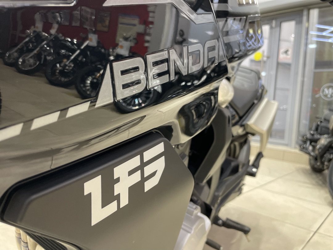 Мотоцикл Benda LFS 700  Мотоцикл Benda LFS 700