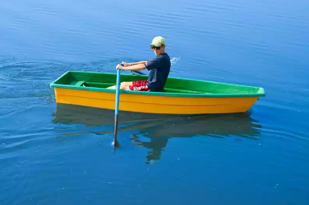 Стеклопластиковая лодка Малютка 