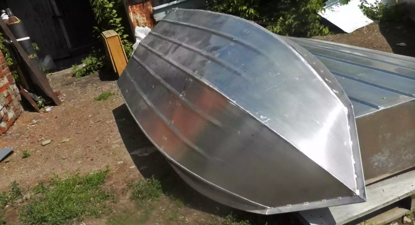 Алюминиевая лодка Вятка-Профи Вариант 