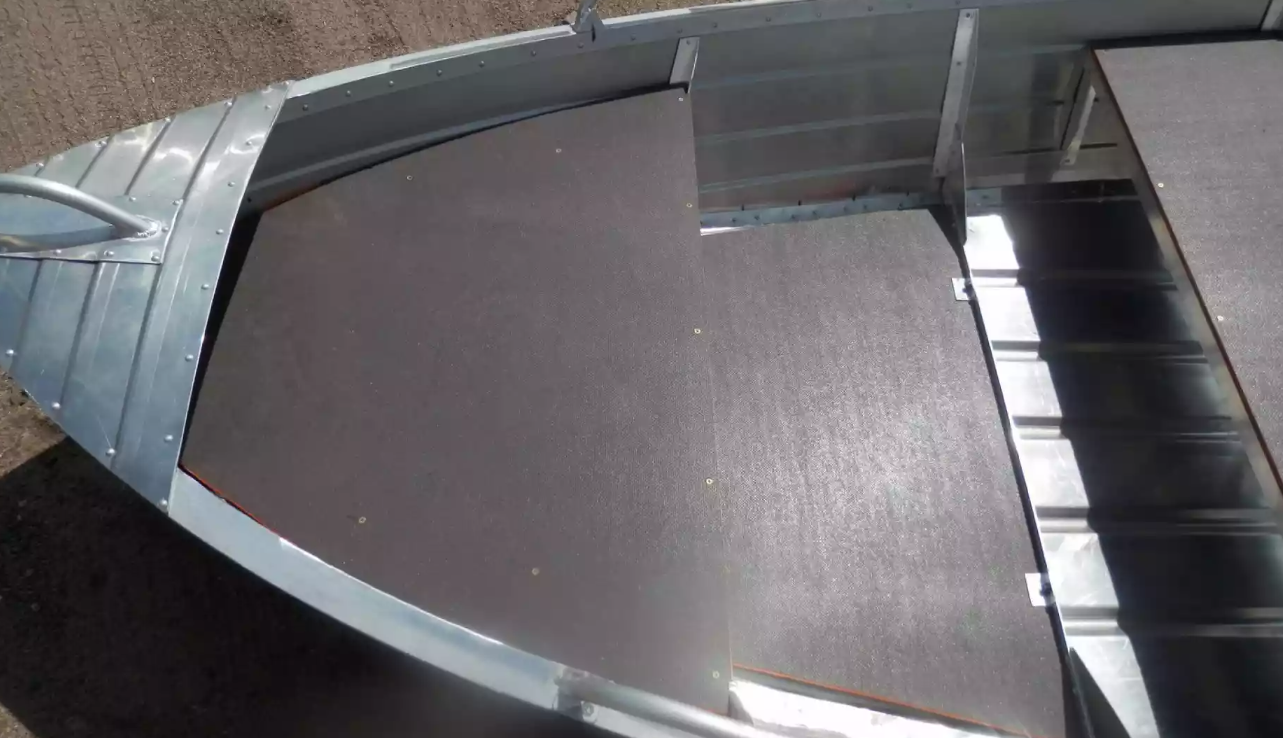 Алюминиевая лодка Вятка-Профи 32 