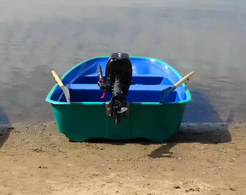 Стеклопластиковая лодка Старт (тримаран) 