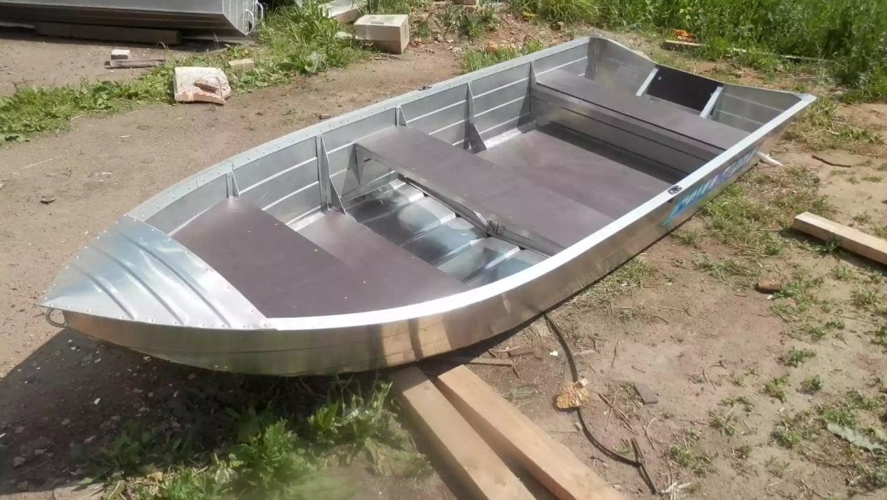 Алюминиевая лодка Вятка-Профи 32 