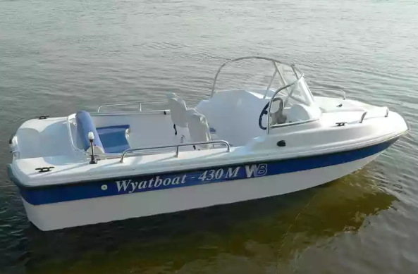 Стеклопластиковый катер Wyatboat-430 M (тримаран)  Стеклопластиковый катер Wyatboat-430 M (тримаран)