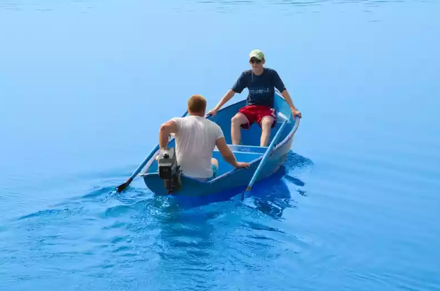 Стеклопластиковая лодка Омуль 