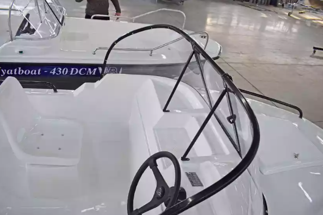 Комбинированный катер Wyatboat-430 M  Комбинированный катер Wyatboat-430 M