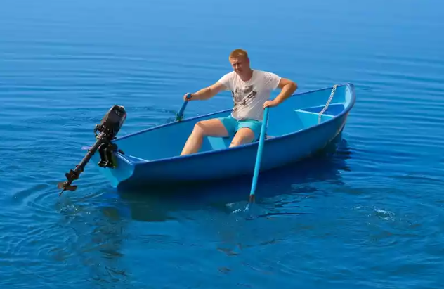 Стеклопластиковая лодка Омуль 