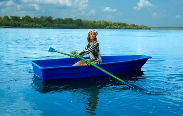 Стеклопластиковая лодка Малютка 