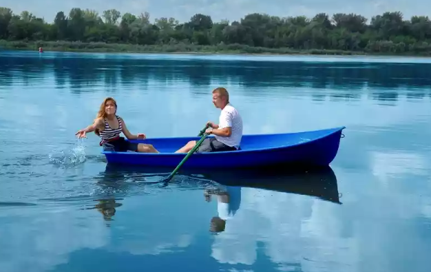 Стеклопластиковая лодка Дельфин  Стеклопластиковая лодка Дельфин