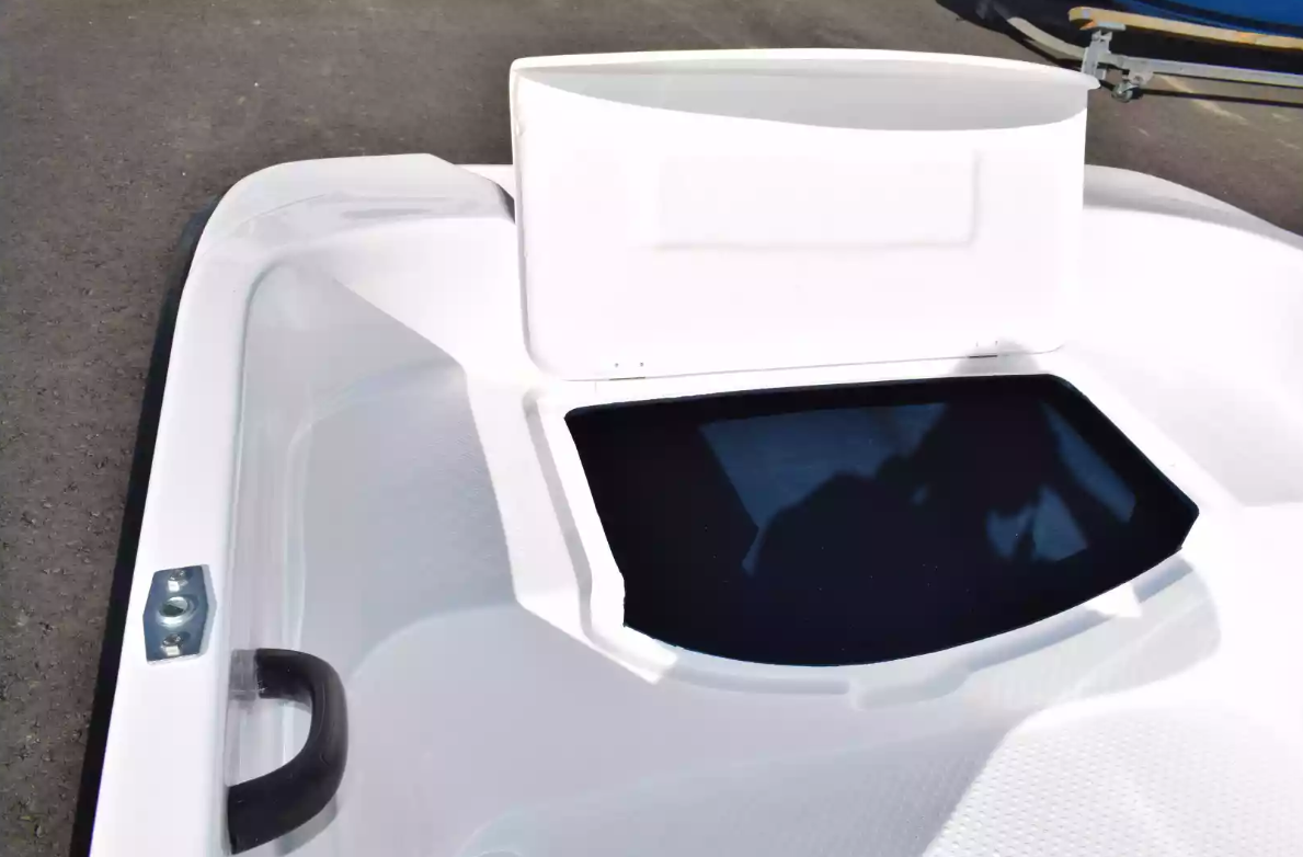 Стеклопластиковая лодка Пингвин (тримаран) 