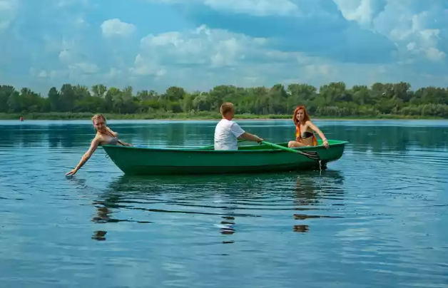 Стеклопластиковая Лодка Голавль 