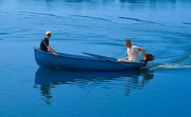 Стеклопластиковая лодка Омуль 