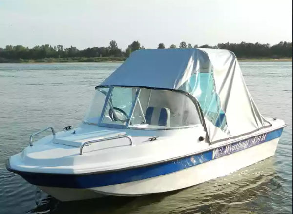 Стеклопластиковый катер Wyatboat-430 M (тримаран)  Стеклопластиковый катер Wyatboat-430 M (тримаран)