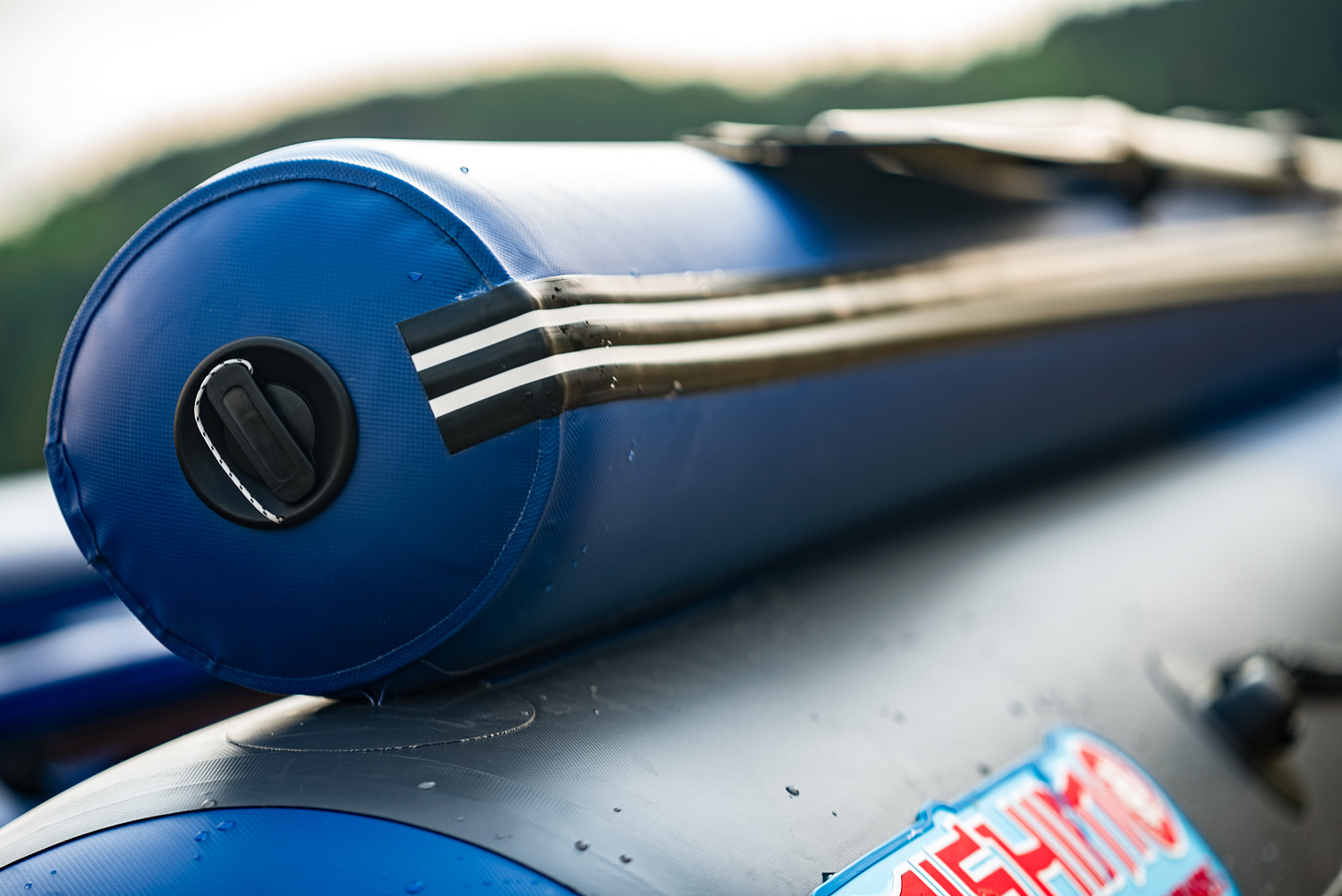 Лодка MISHIMO RIVER FJET PRO 430  под водомет 