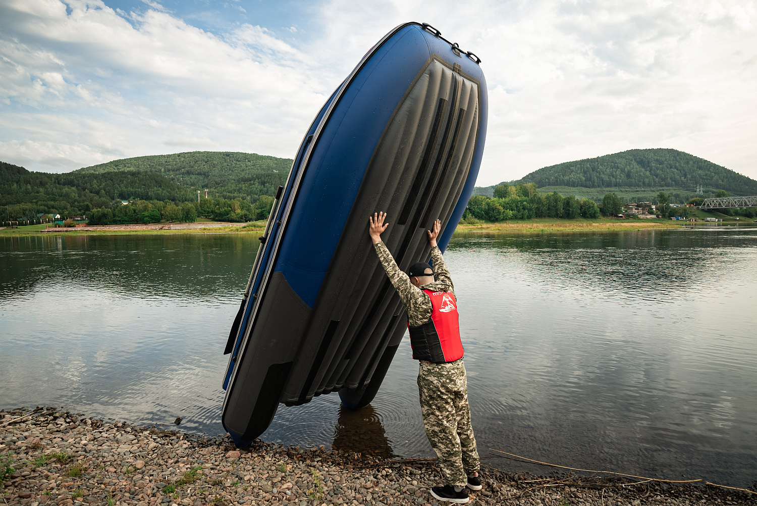 Лодка MISHIMO RIVER FJET PRO 430  под водомет 