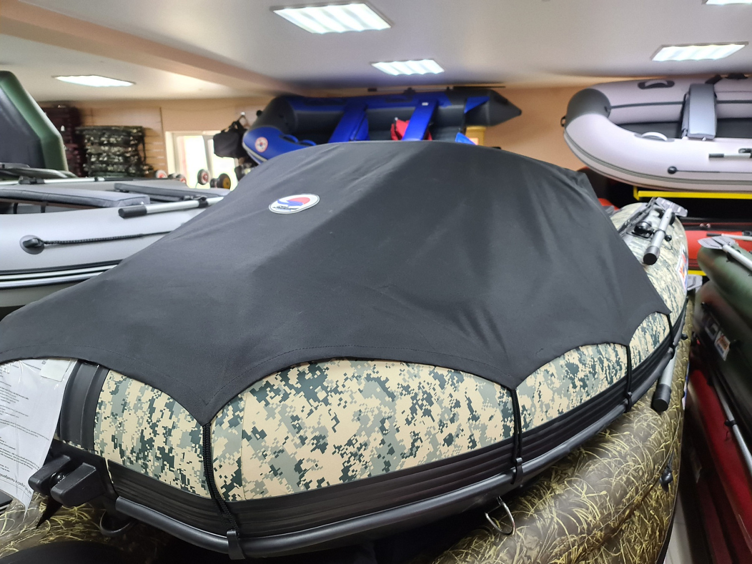 КОМПЛЕКТ НОСОВОГО ТЕНТА К ЛОДКЕ SMARINE AIR MAX 330 ЧЕРНЫЙ  КОМПЛЕКТ НОСОВОГО ТЕНТА К ЛОДКЕ SMARINE AIR MAX 330 ЧЕРНЫЙ